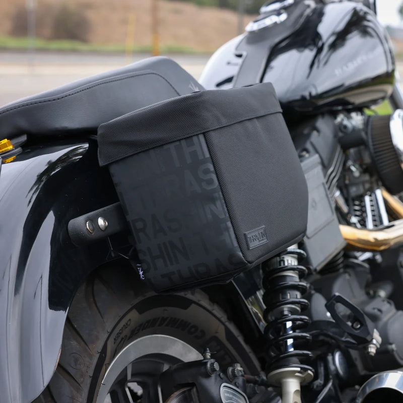Thrashin Supply Set di borse laterali per moto Throw-Over Essential Base 10L