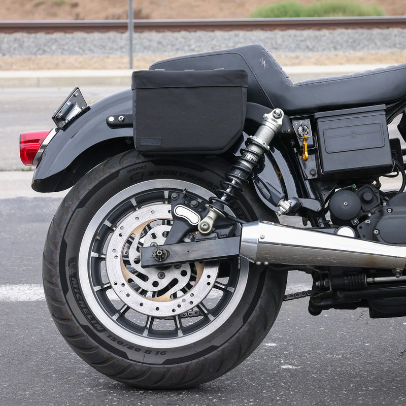 Thrashin Supply Set di borse laterali per moto Throw-Over Essential Base 10L