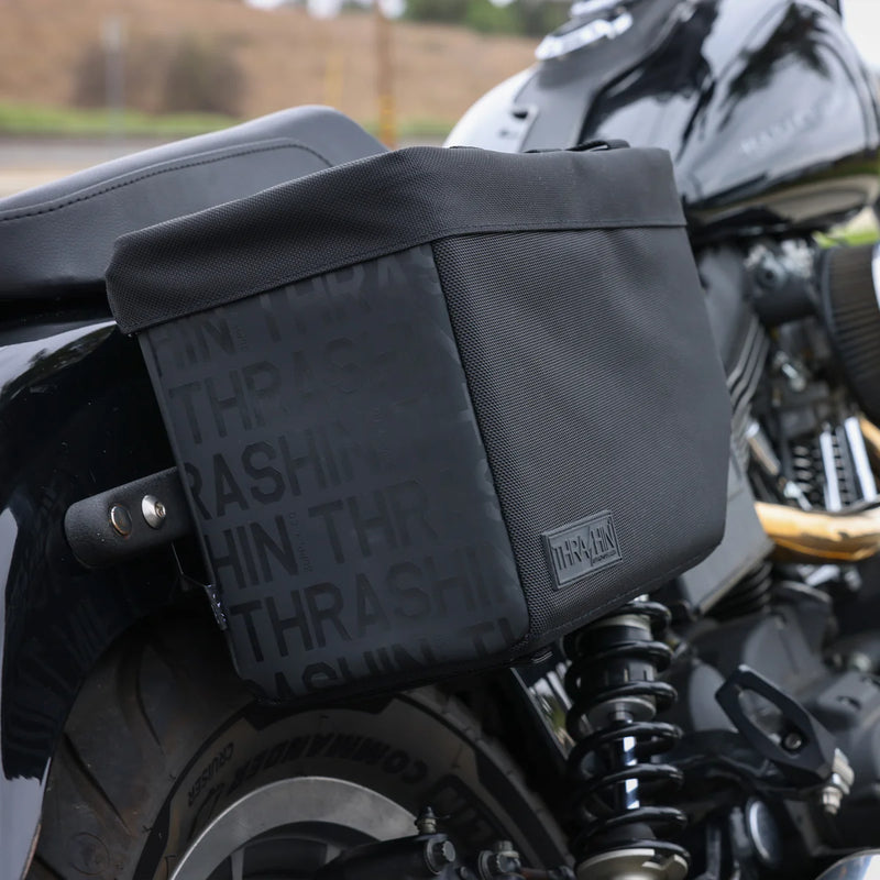 Set di borse laterali per moto Thrash Supply Escape Base 18L Throw-Over