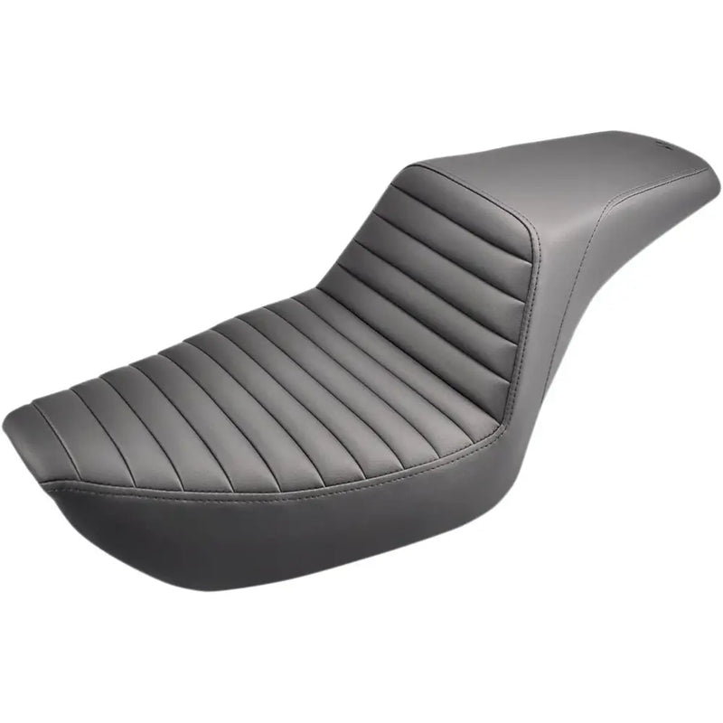 Saddlemen Tuck-n-Roll anteriore Step-Up per Harley